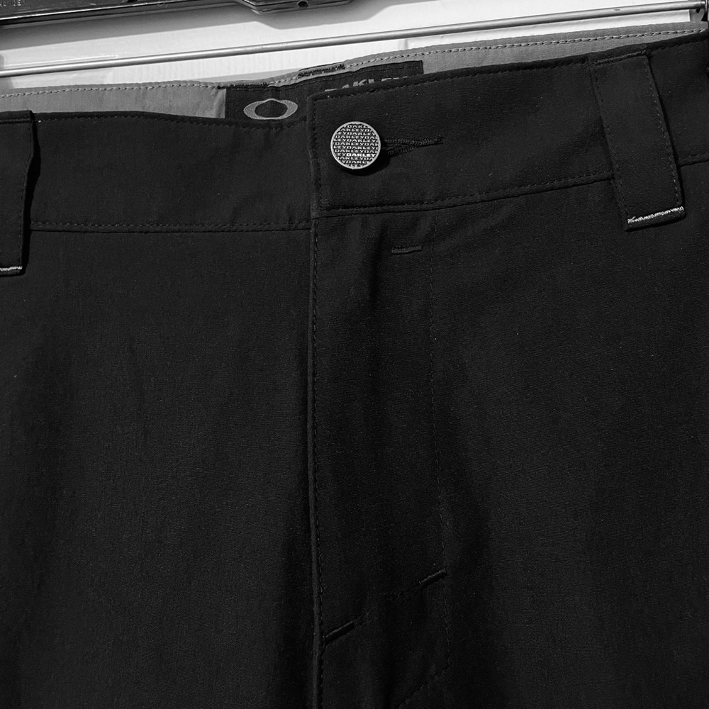 NEW! Mens Oakley Take 2.5 Golf Short Classic Jet Black Size 33 [441931-01K] - Picture 3 of 12